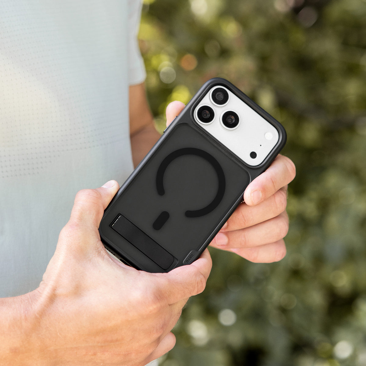 iPhone 18 Pro Max / 17 Pro Max GlideStand Case
